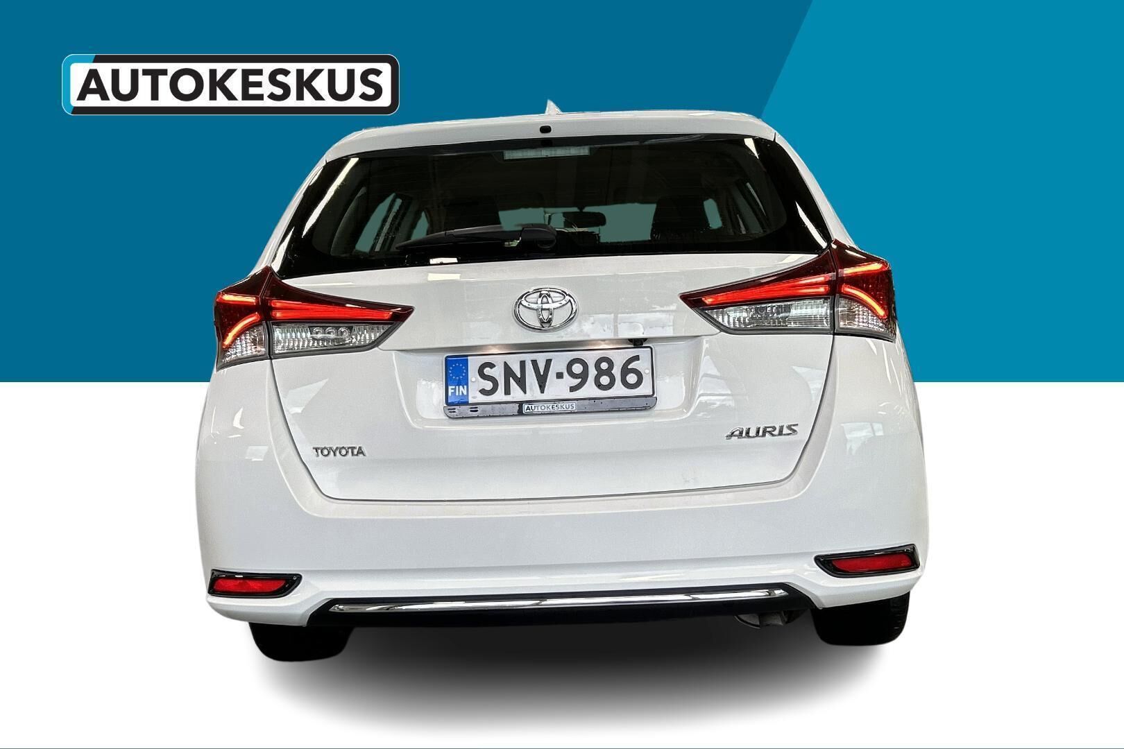 Toyota Auris iso kuva 4