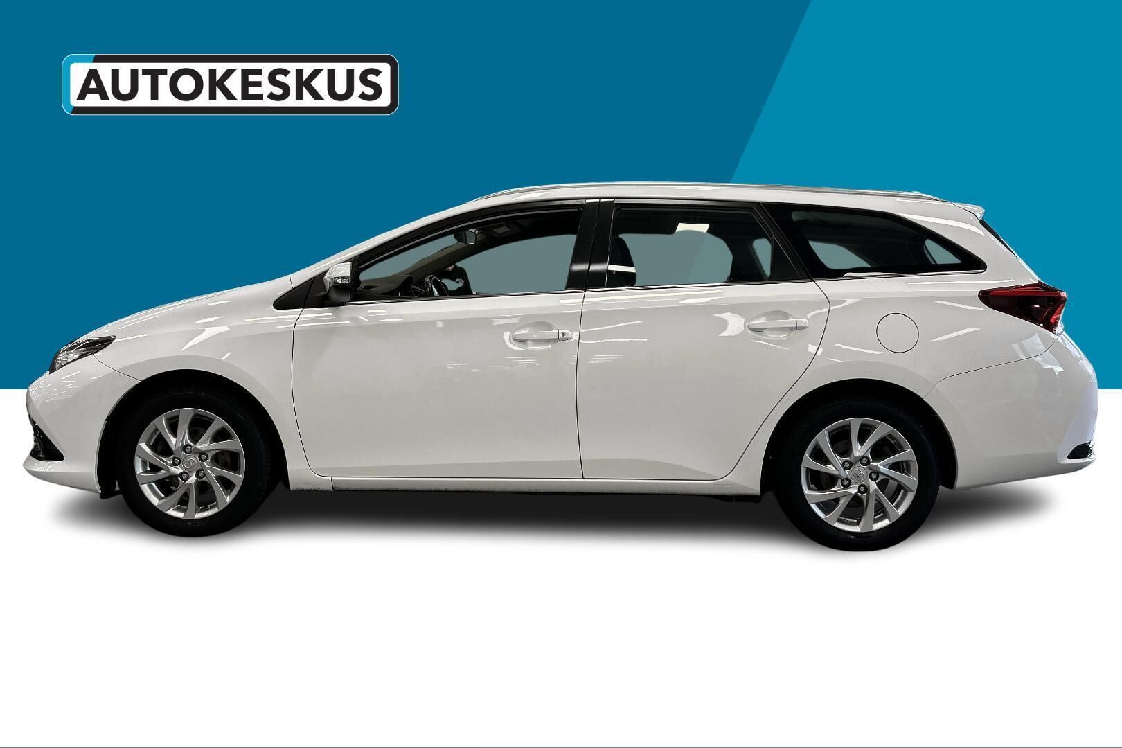 Toyota Auris iso kuva 6