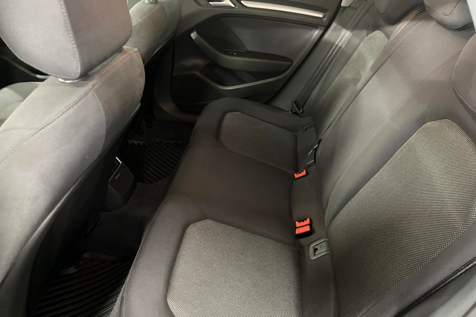 Audi A3 iso kuva 10
