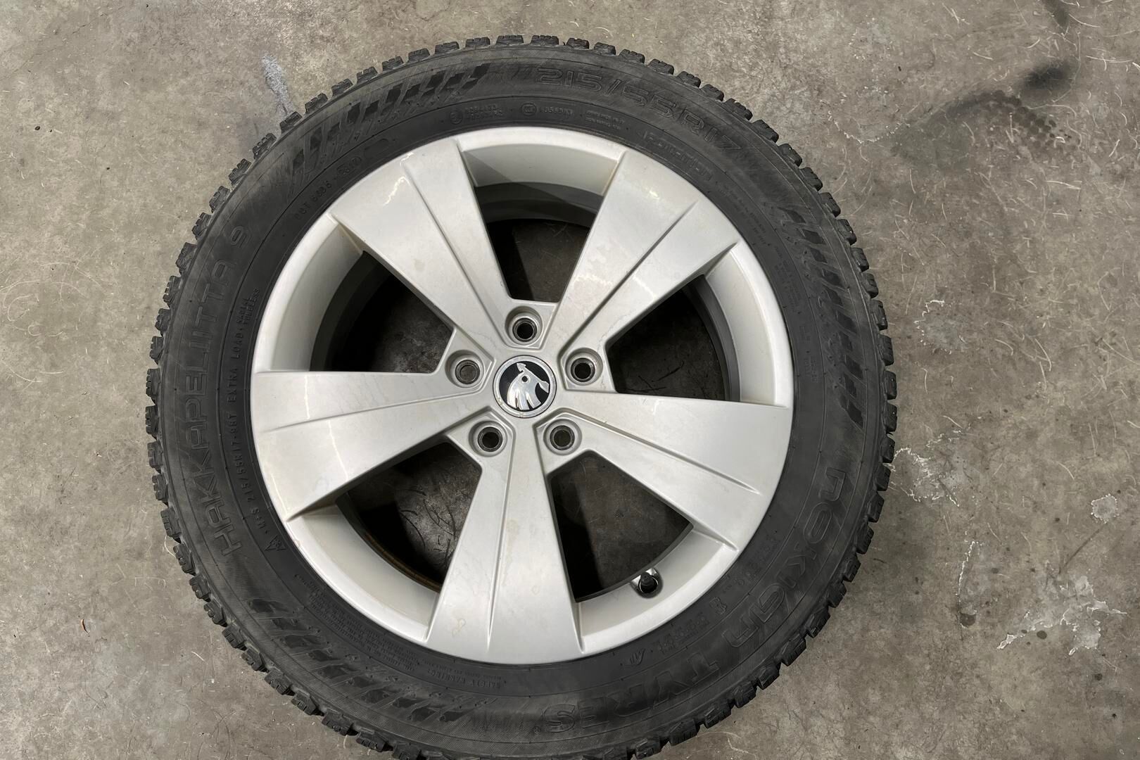 Skoda Superb iso kuva 14