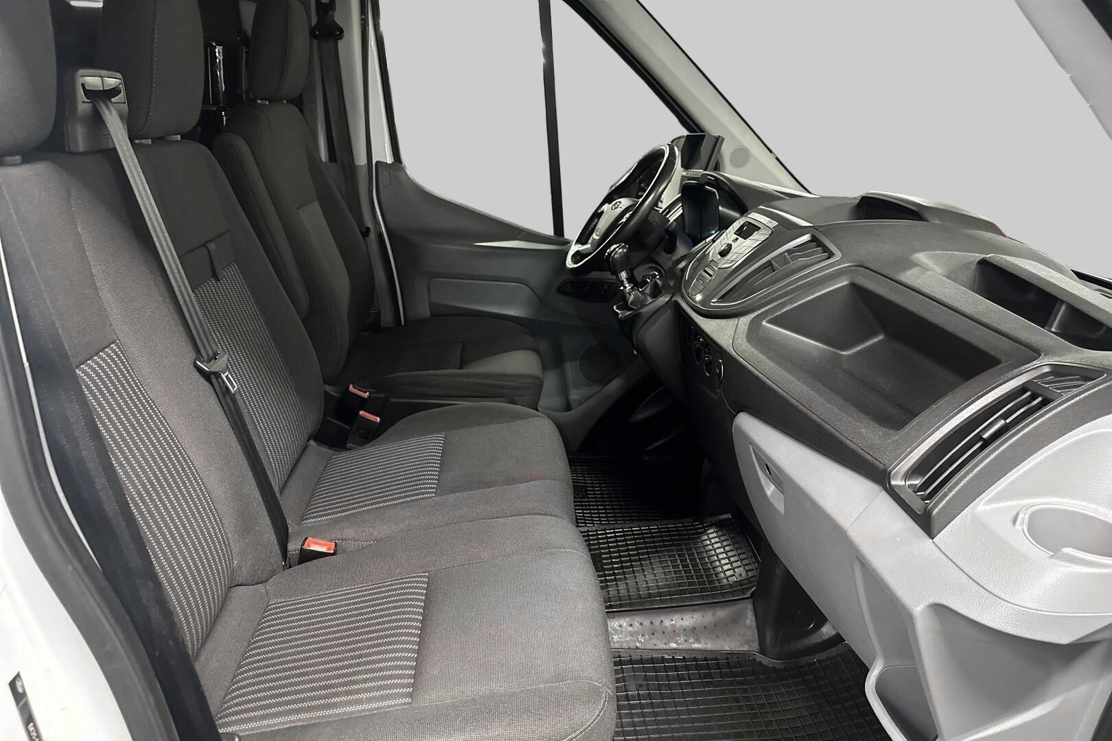 Ford Transit iso kuva 9