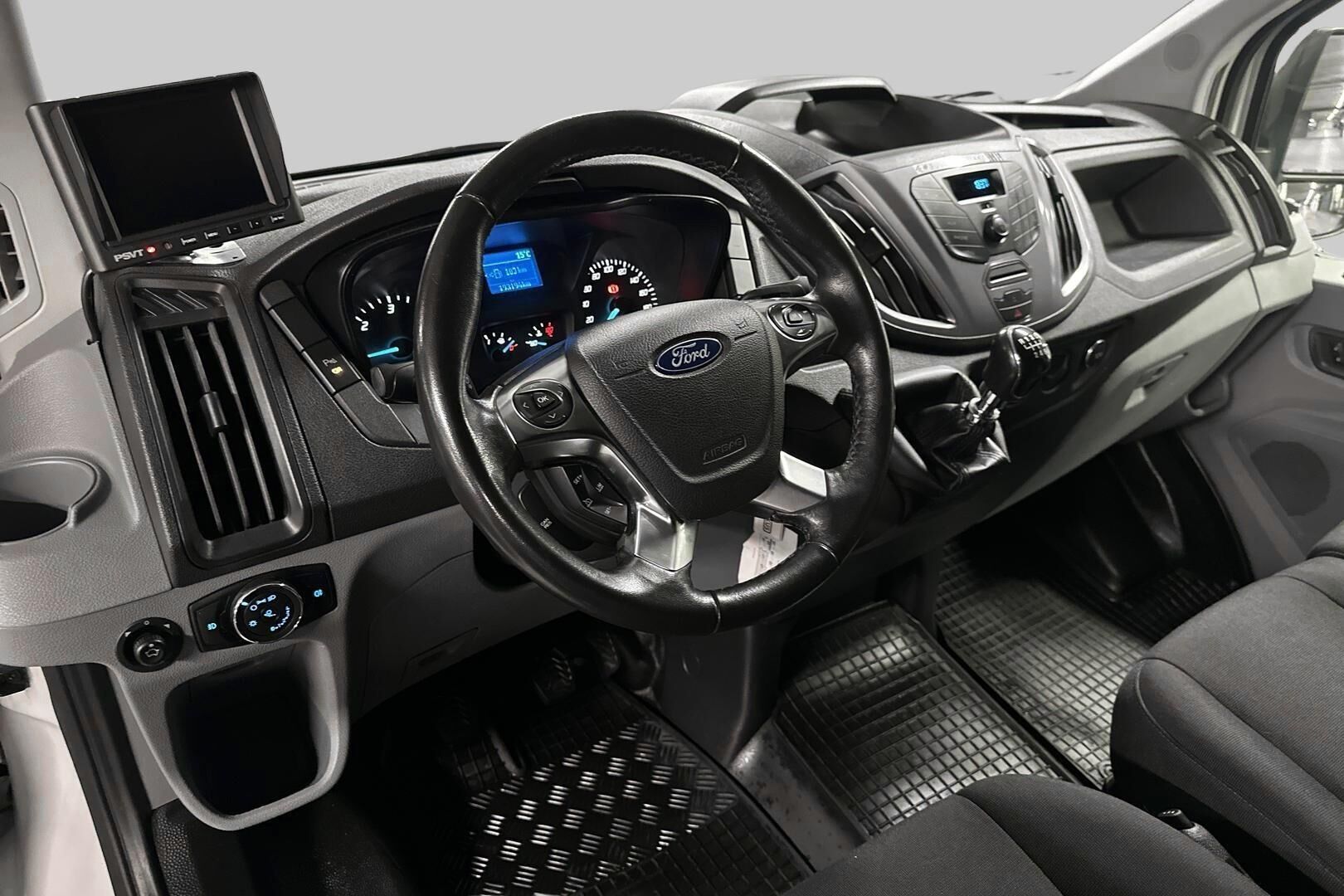 Ford Transit iso kuva 10