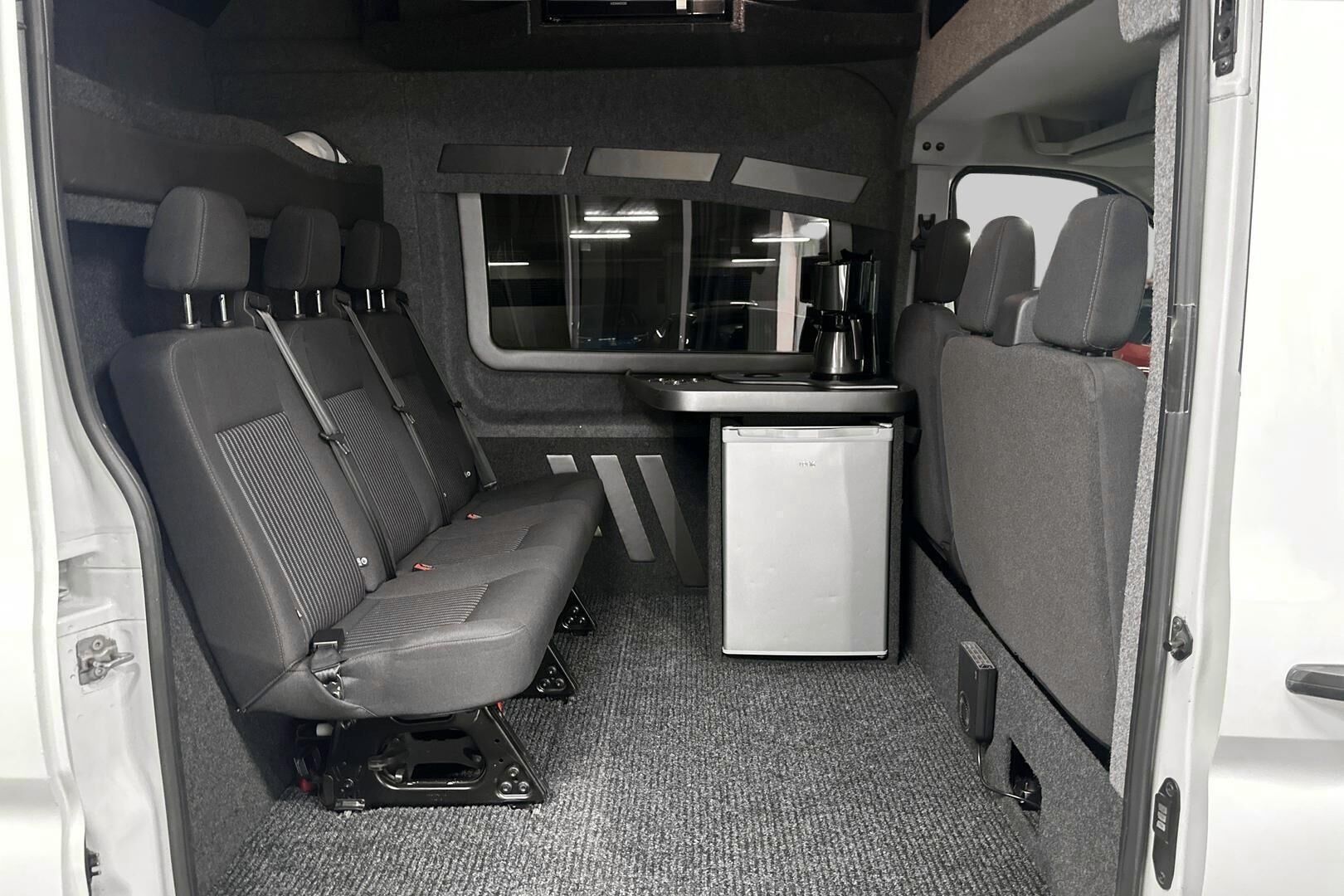Ford Transit iso kuva 14