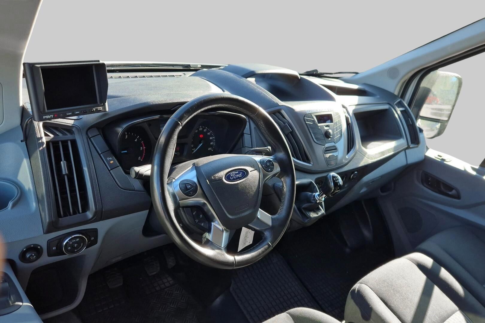 Ford Transit iso kuva 2