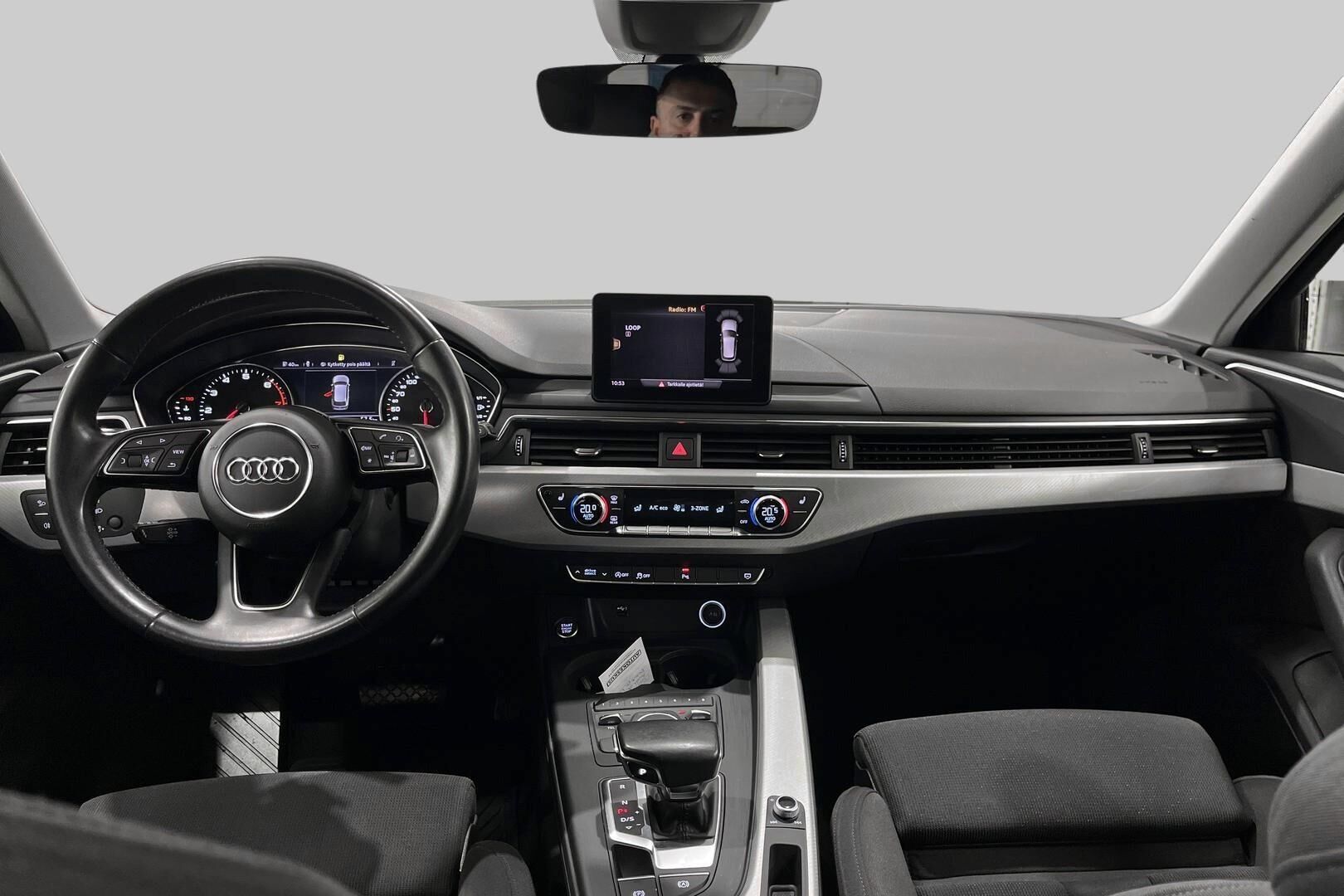 Audi A4 iso kuva 11