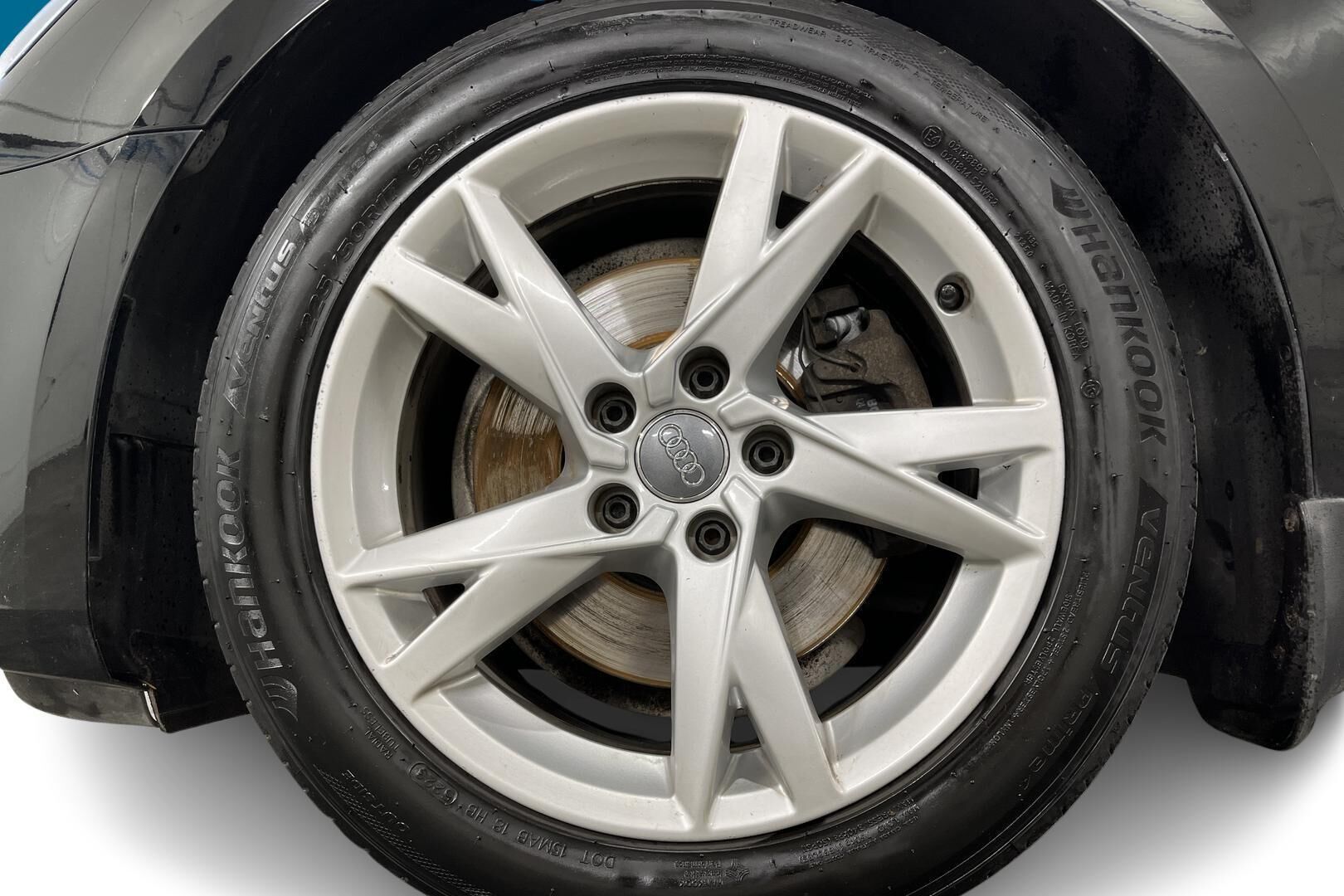 Audi A4 iso kuva 13