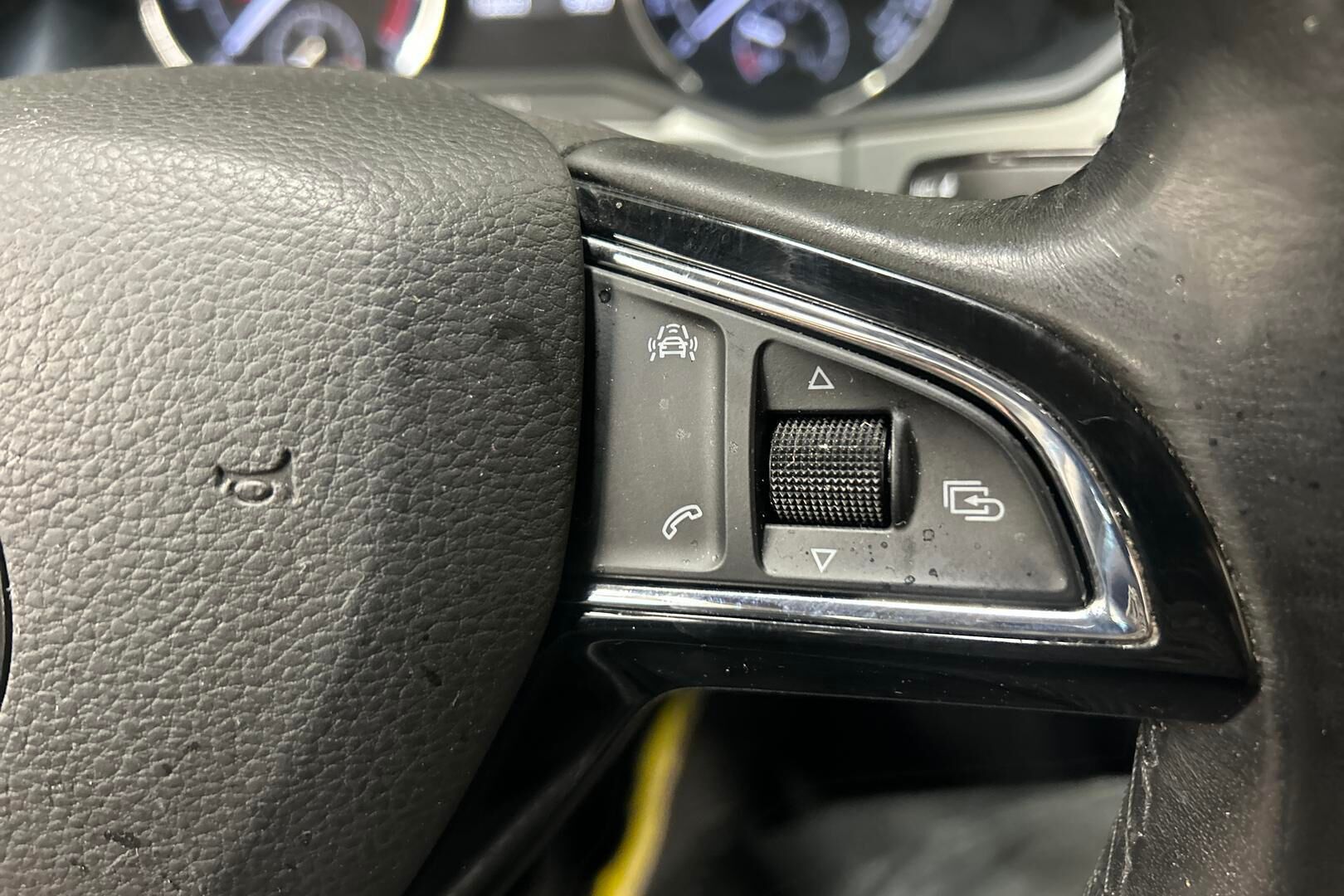 Skoda Superb iso kuva 17
