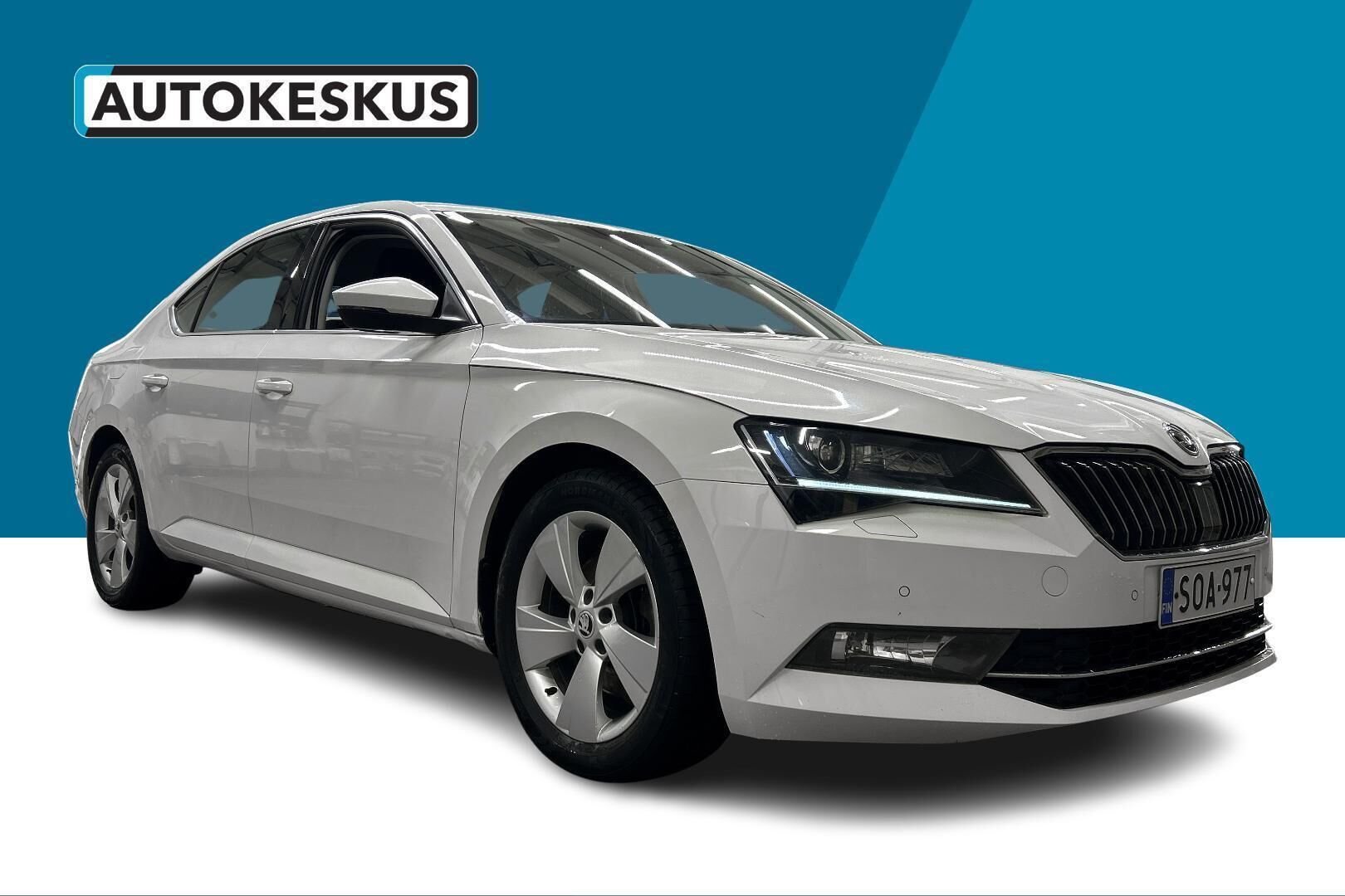 Skoda Superb iso kuva 3