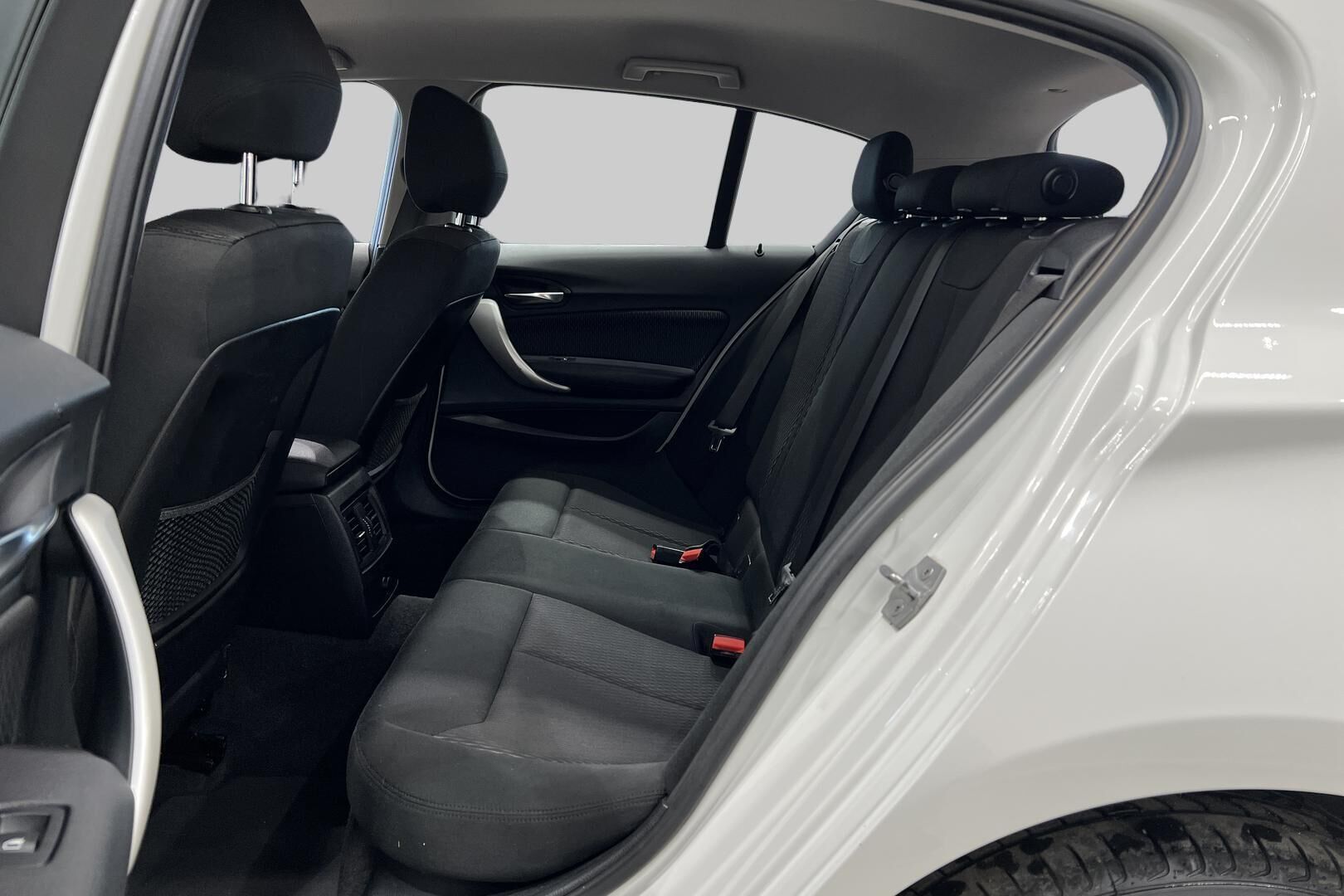 BMW 1-SARJA iso kuva 10