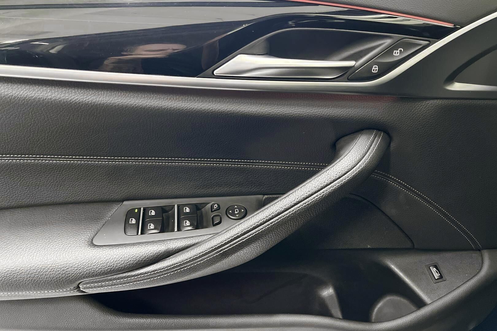 BMW 5-sarja iso kuva 19