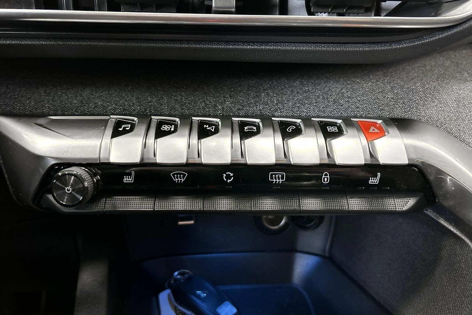 Peugeot 3008 iso kuva 36