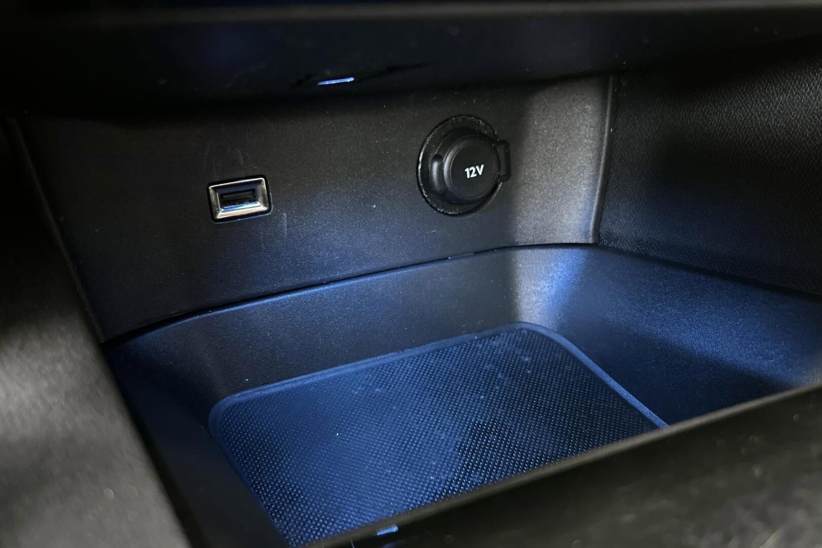 Peugeot 3008 iso kuva 29