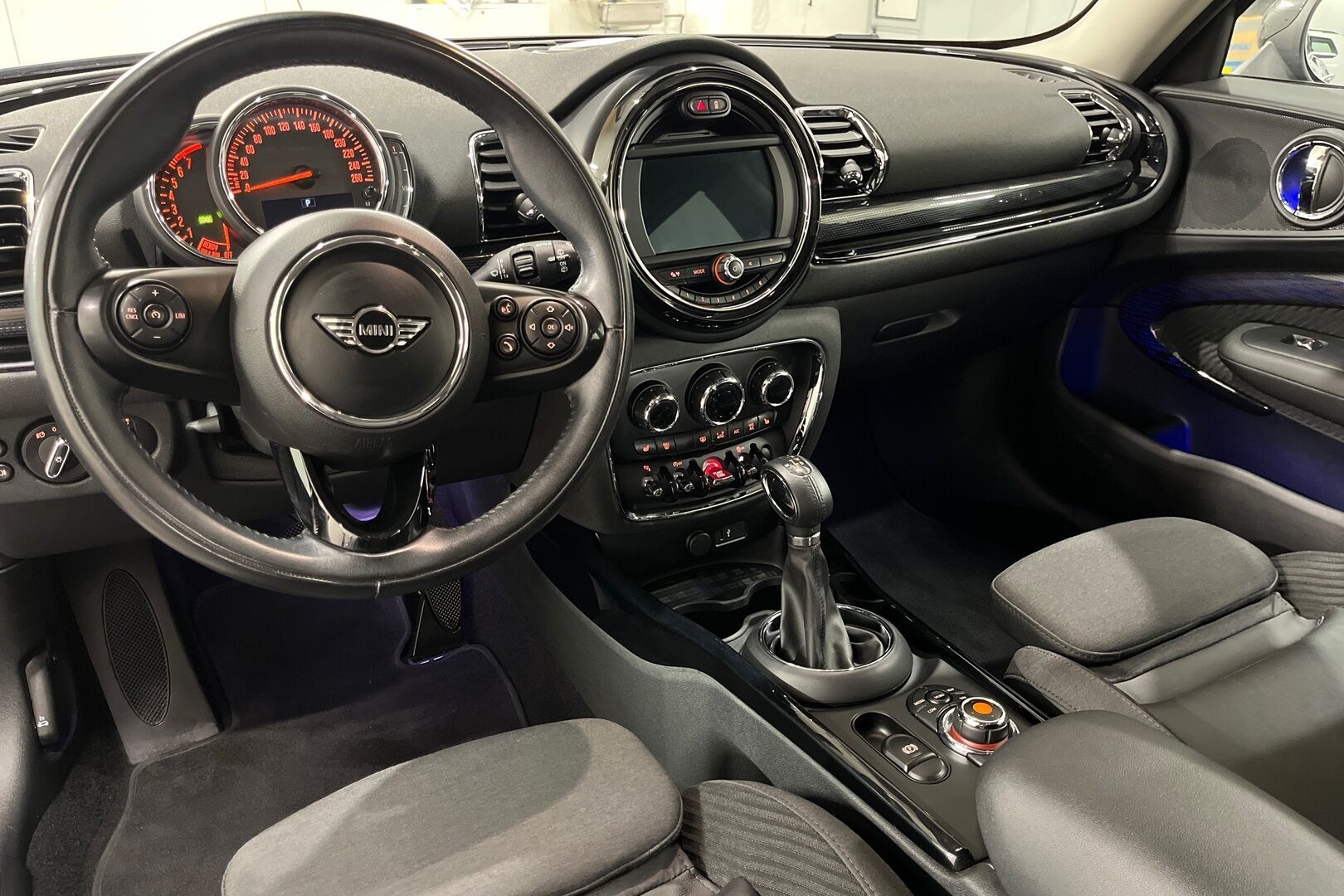 MINI Clubman iso kuva 7