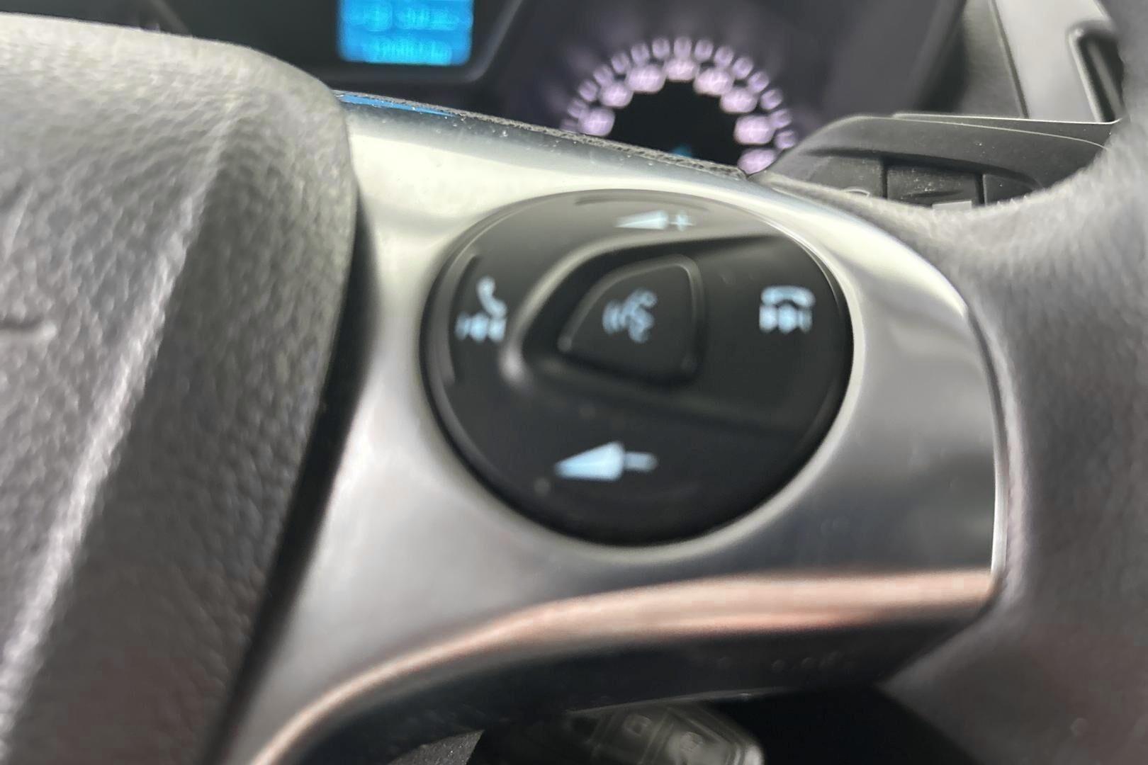 Ford Transit Connect iso kuva 18