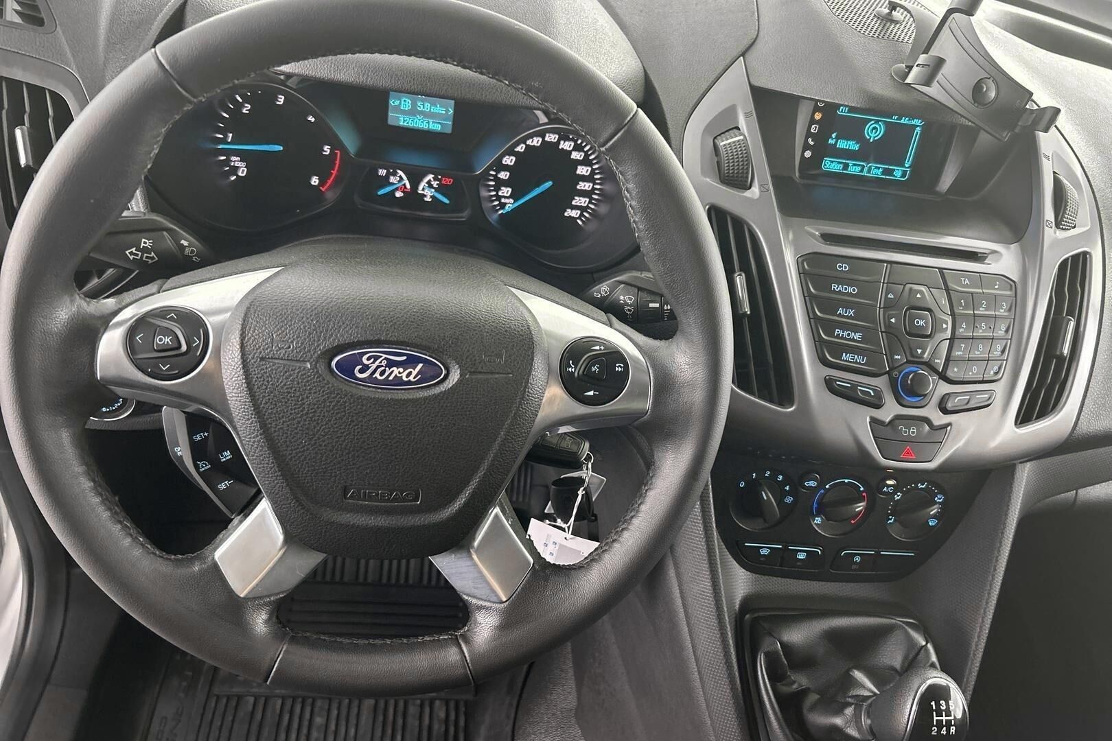 Ford Transit Connect iso kuva 21