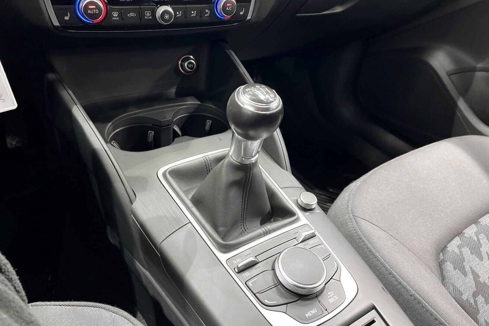 Audi A3 iso kuva 20