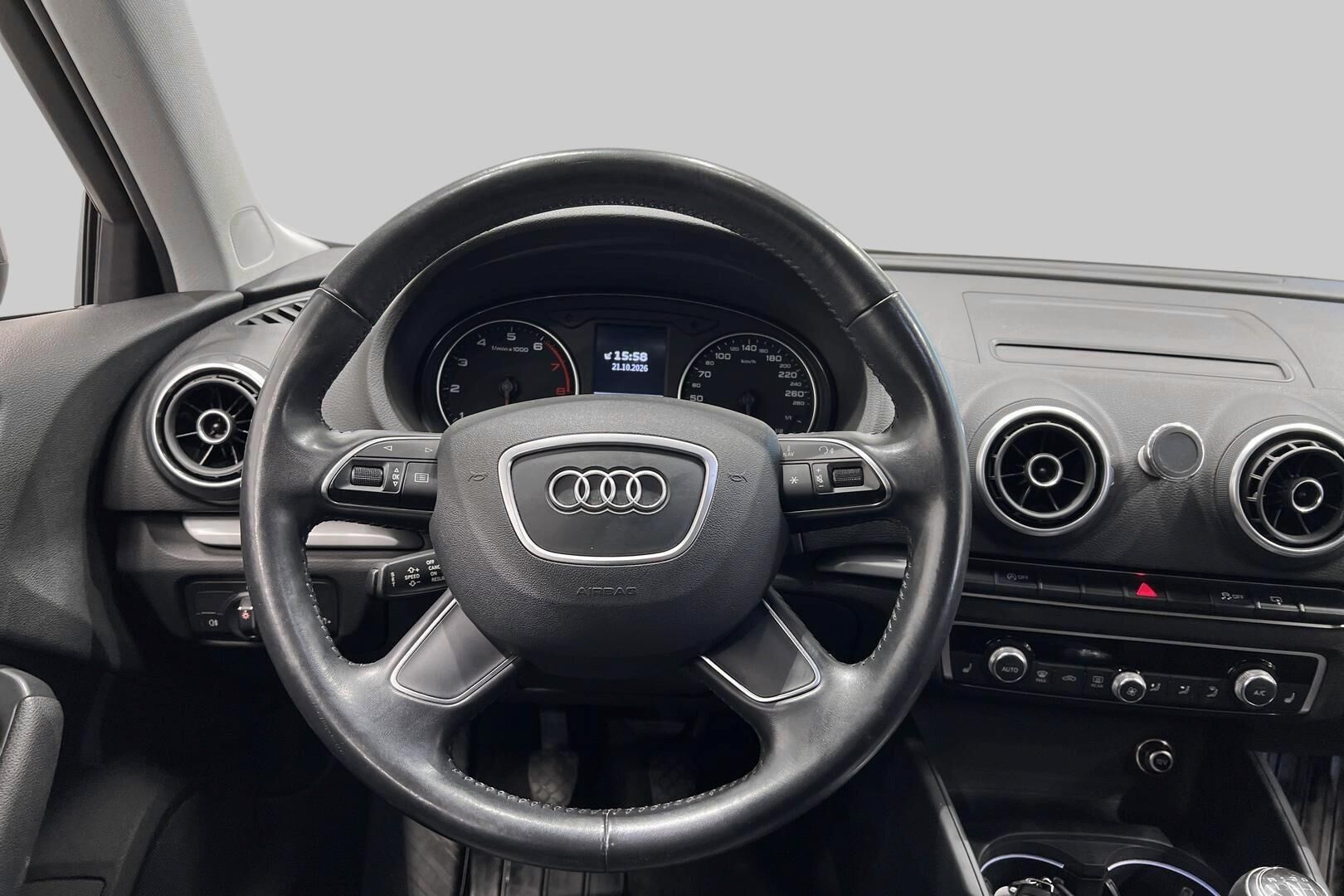 Audi A3 iso kuva 21