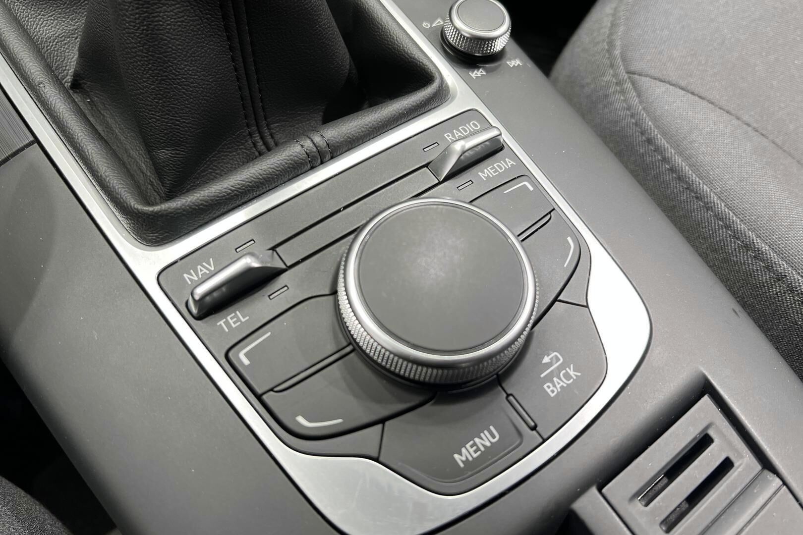 Audi A3 iso kuva 22