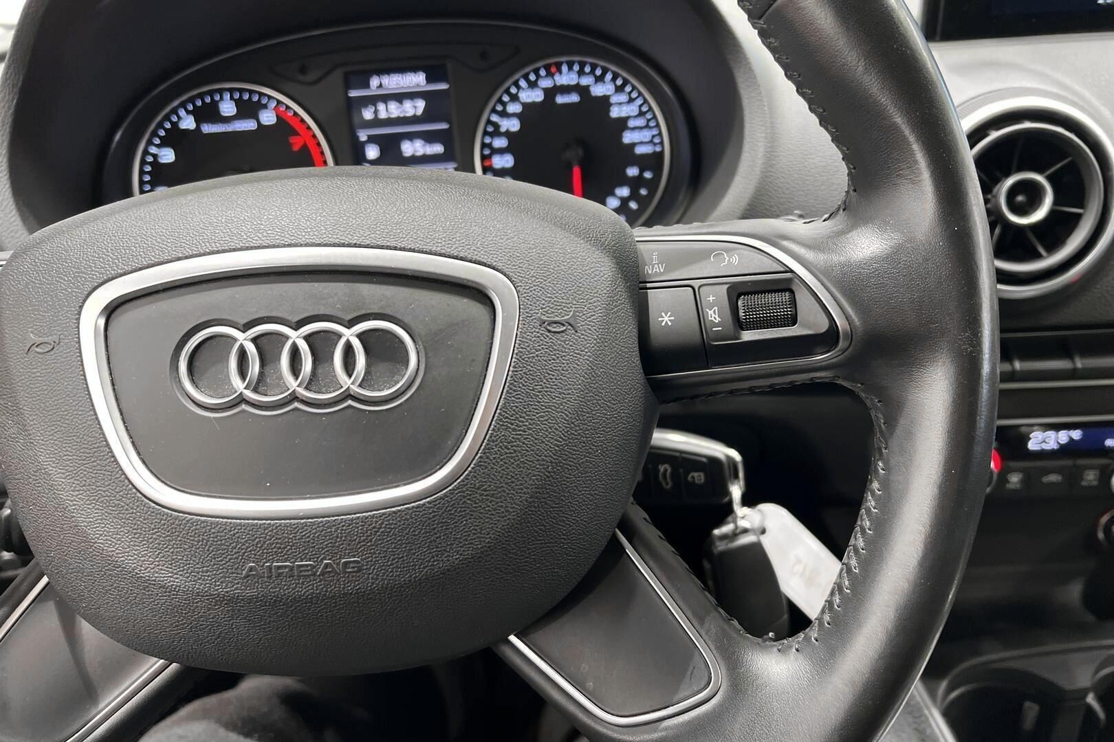 Audi A3 iso kuva 24