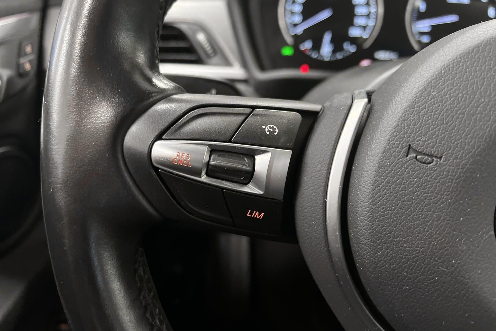 BMW X1 iso kuva 15