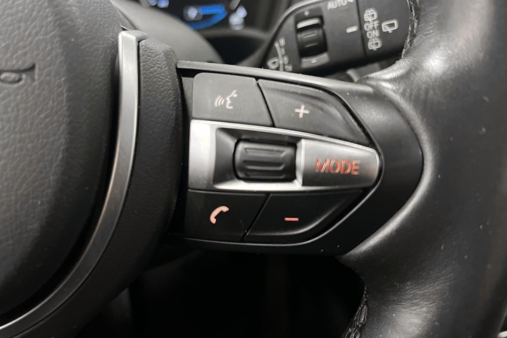 BMW X1 iso kuva 16