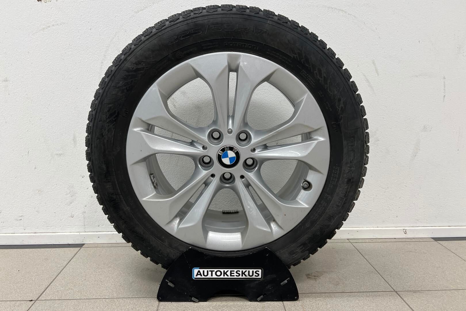 BMW X1 iso kuva 18