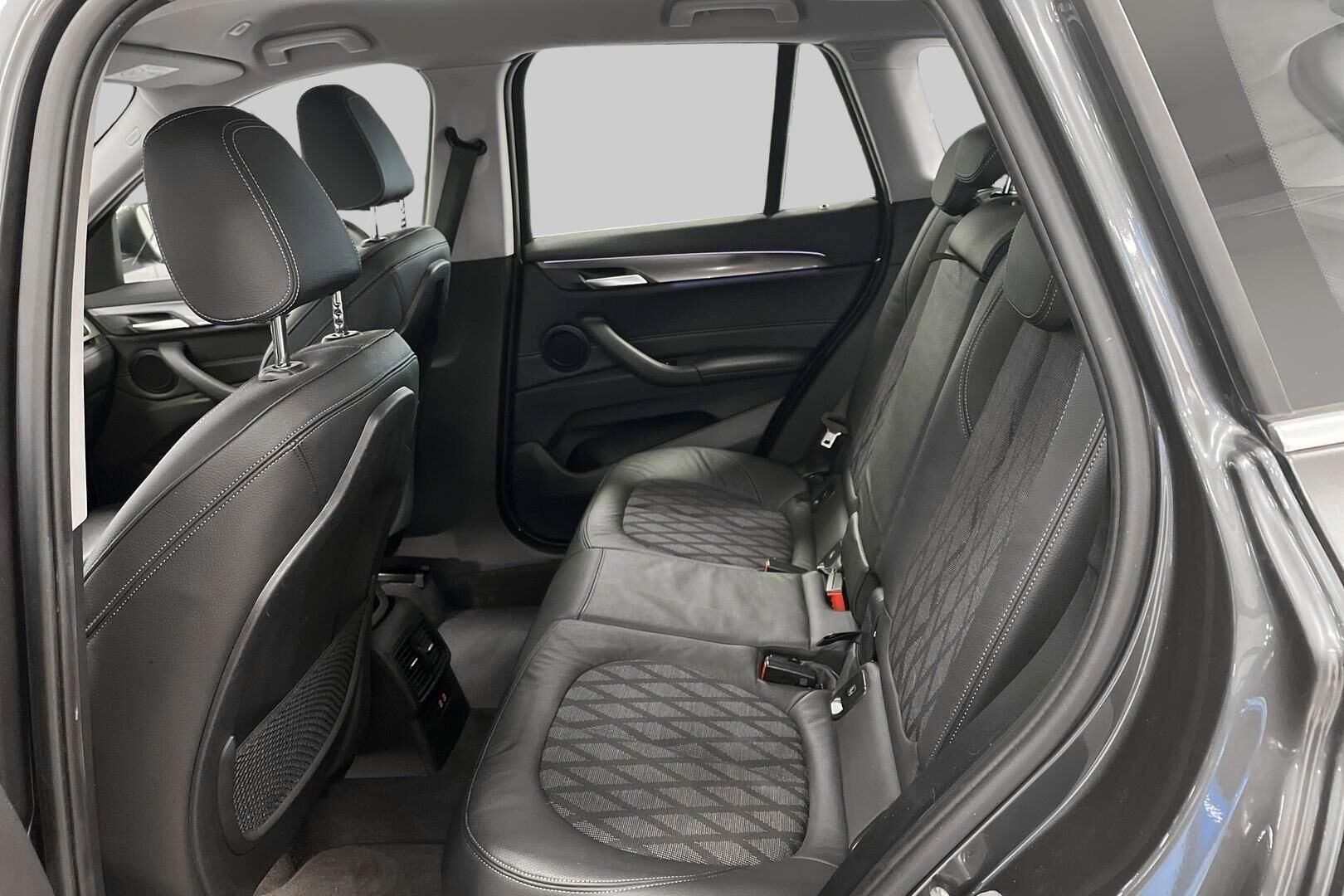 BMW X1 iso kuva 9