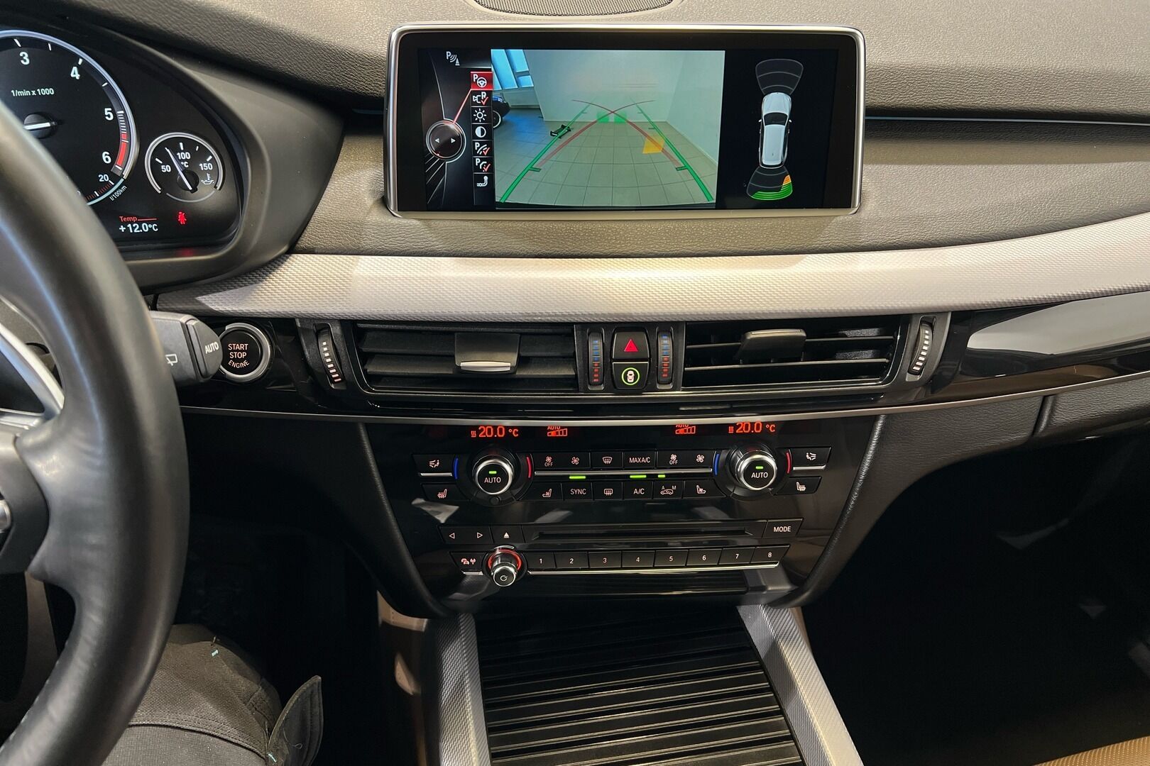 BMW X5 iso kuva 11