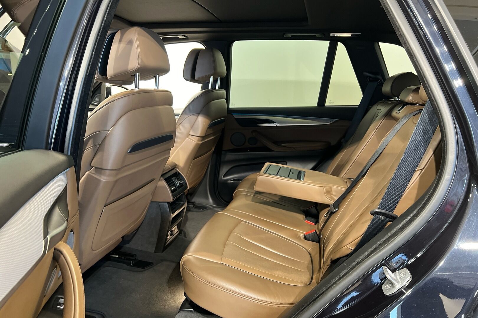 BMW X5 iso kuva 5