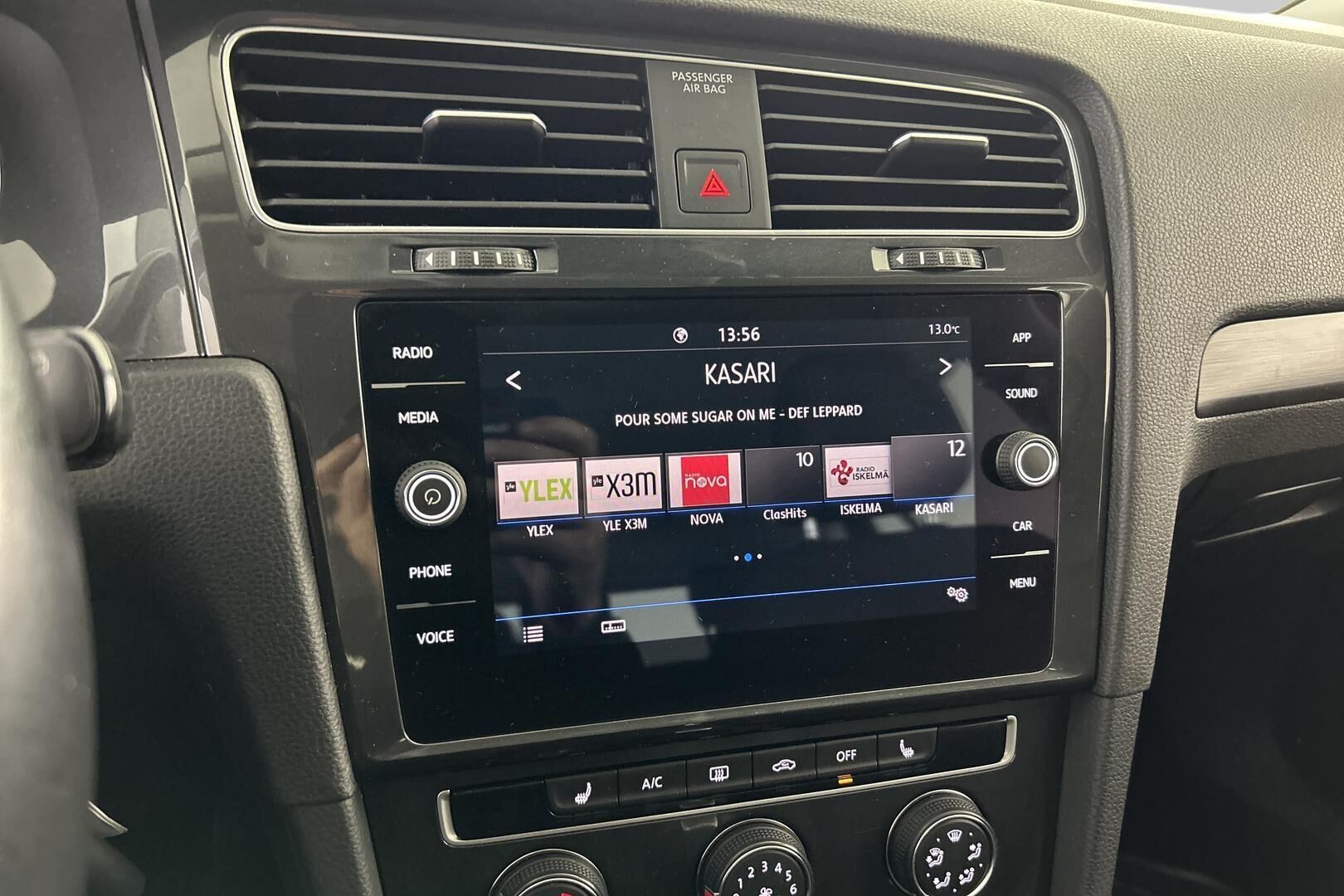 Volkswagen Golf iso kuva 22