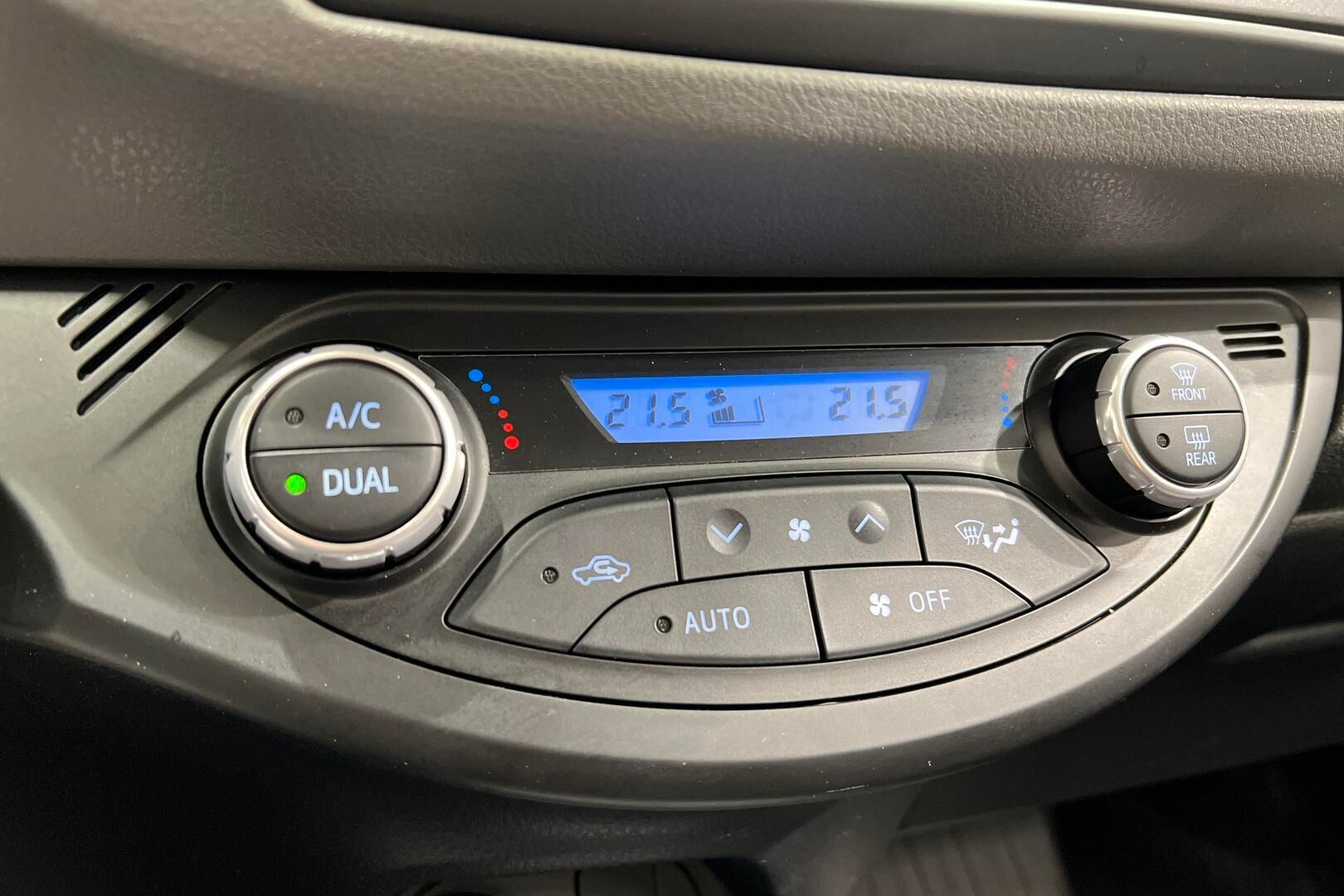 Toyota Yaris iso kuva 16