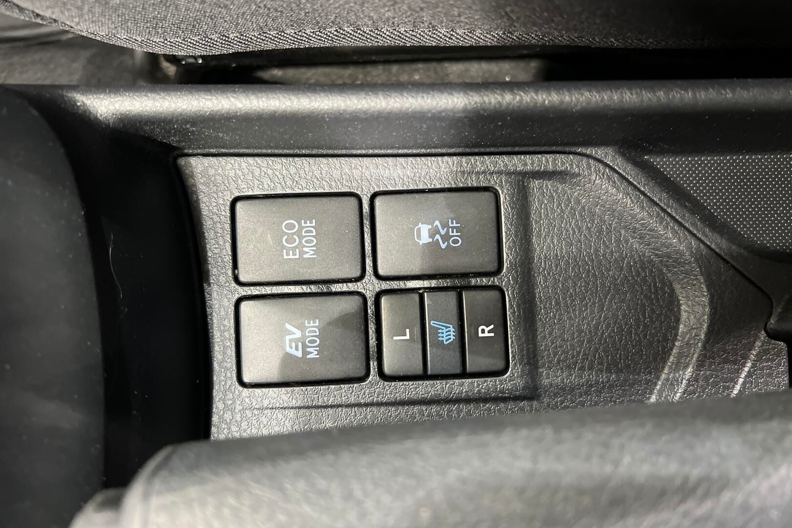 Toyota Yaris iso kuva 19