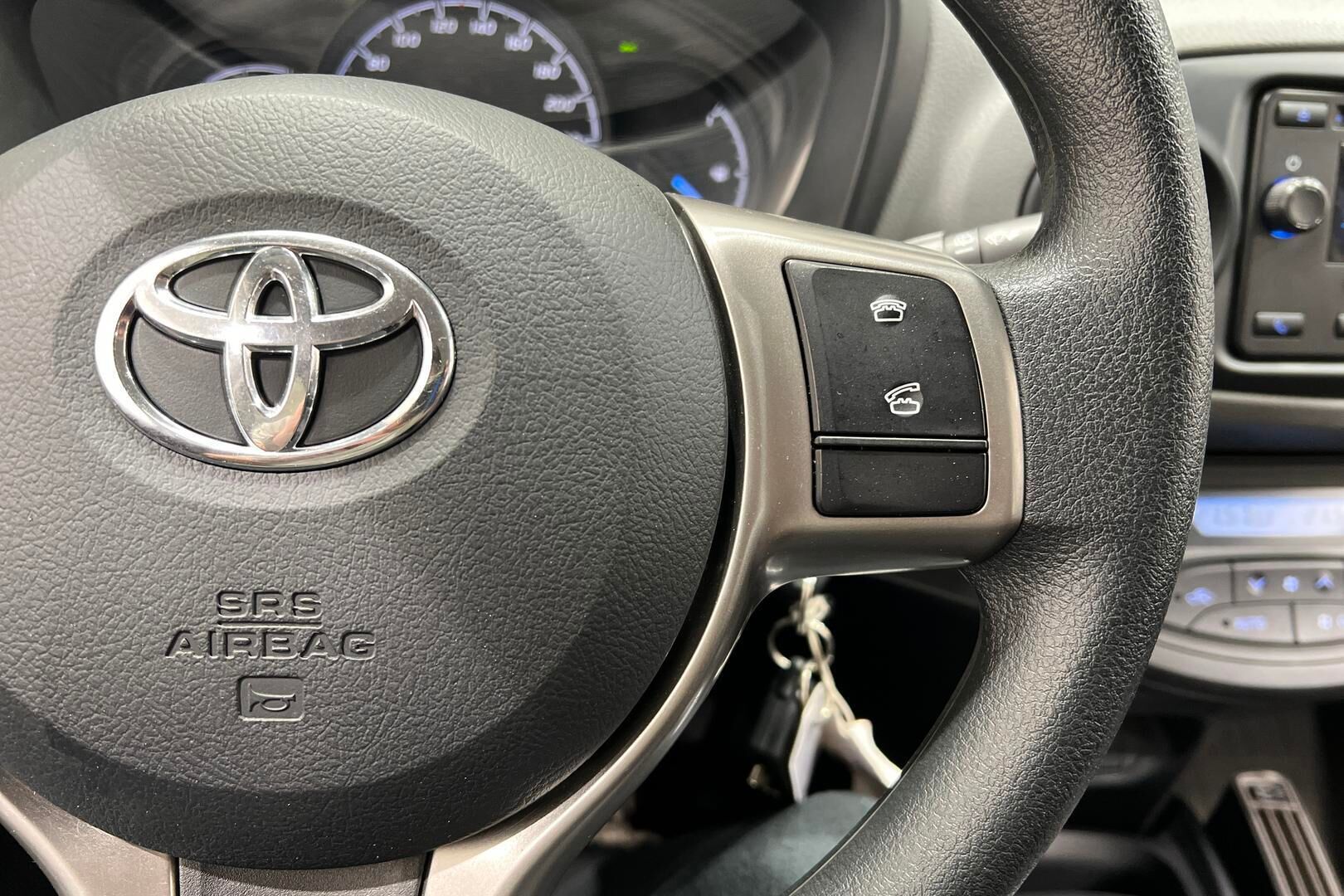 Toyota Yaris iso kuva 21