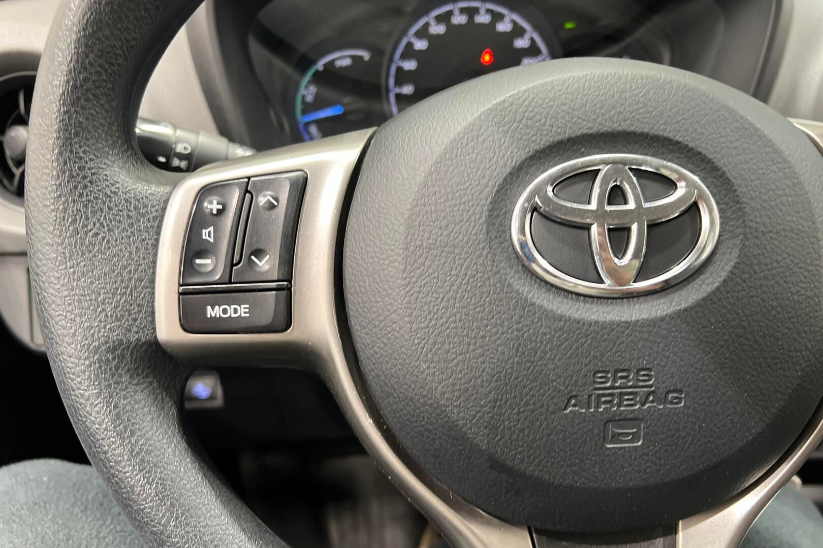 Toyota Yaris iso kuva 22