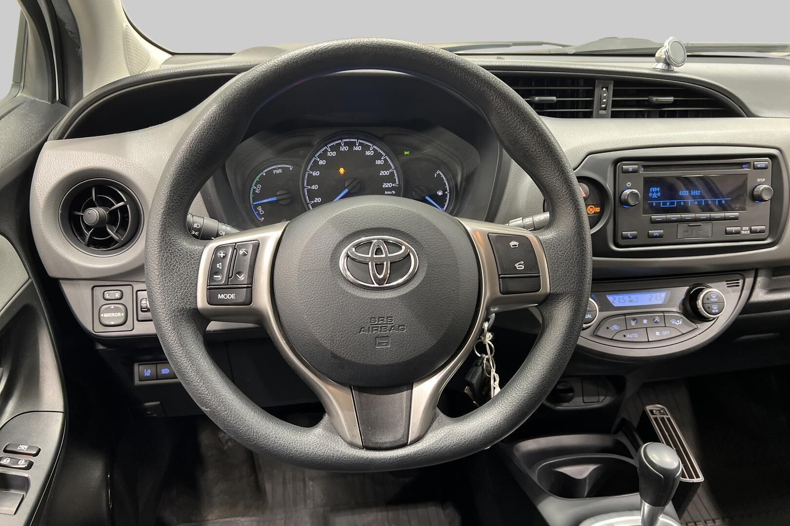 Toyota Yaris iso kuva 26