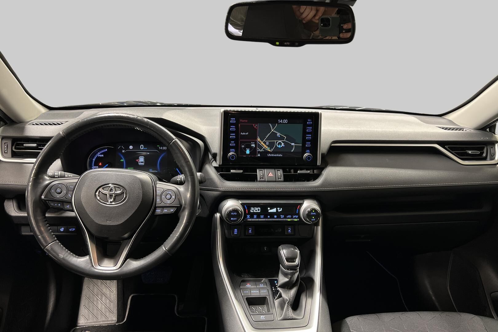 Toyota RAV4 iso kuva 10