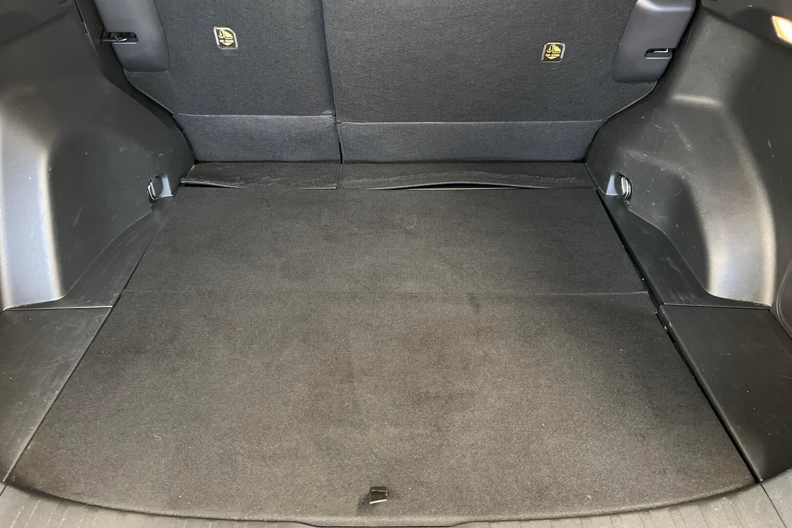 Toyota RAV4 iso kuva 11