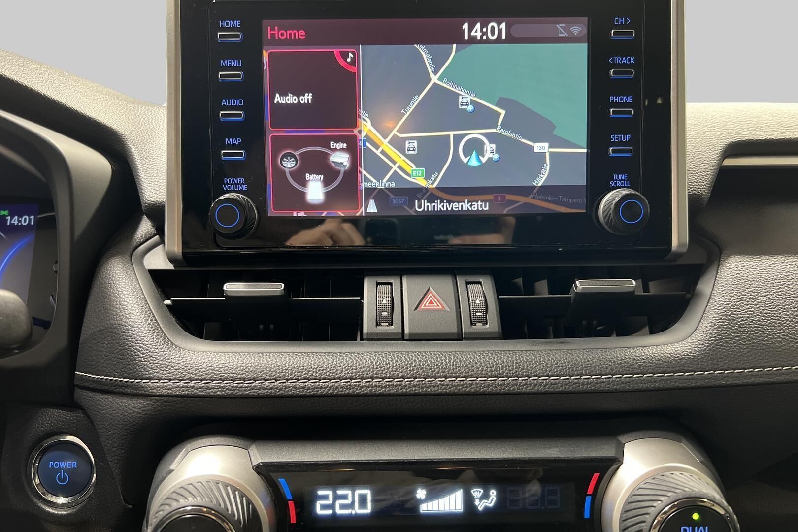 Toyota RAV4 iso kuva 14