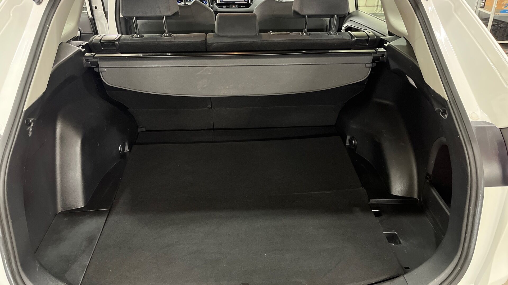 Toyota RAV4 iso kuva 14