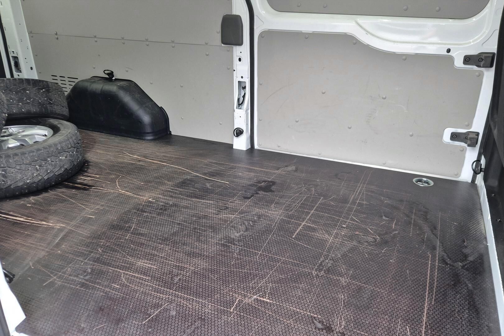 Ford Transit iso kuva 22