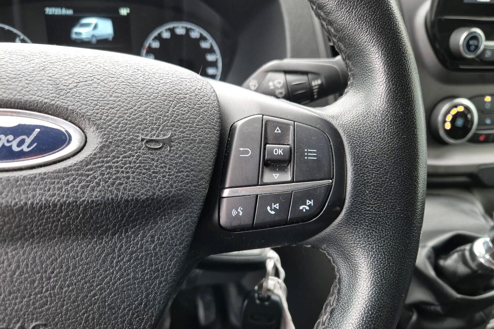 Ford Transit iso kuva 24