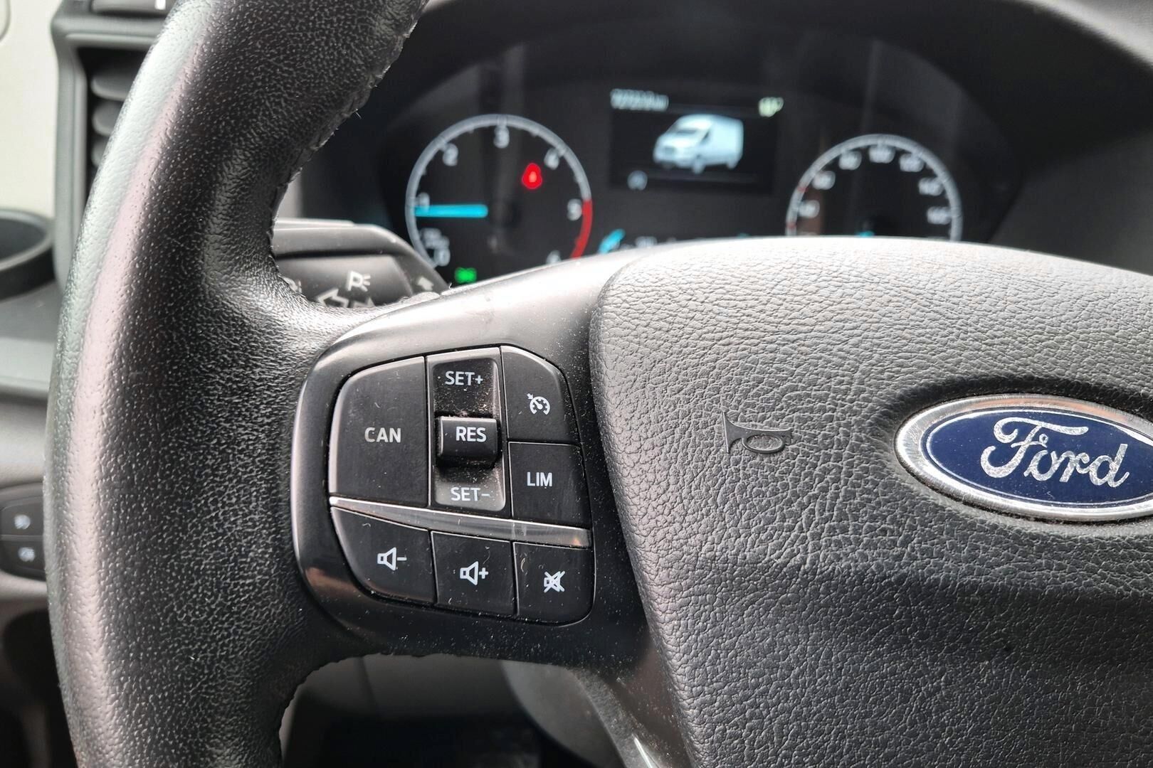 Ford Transit iso kuva 12
