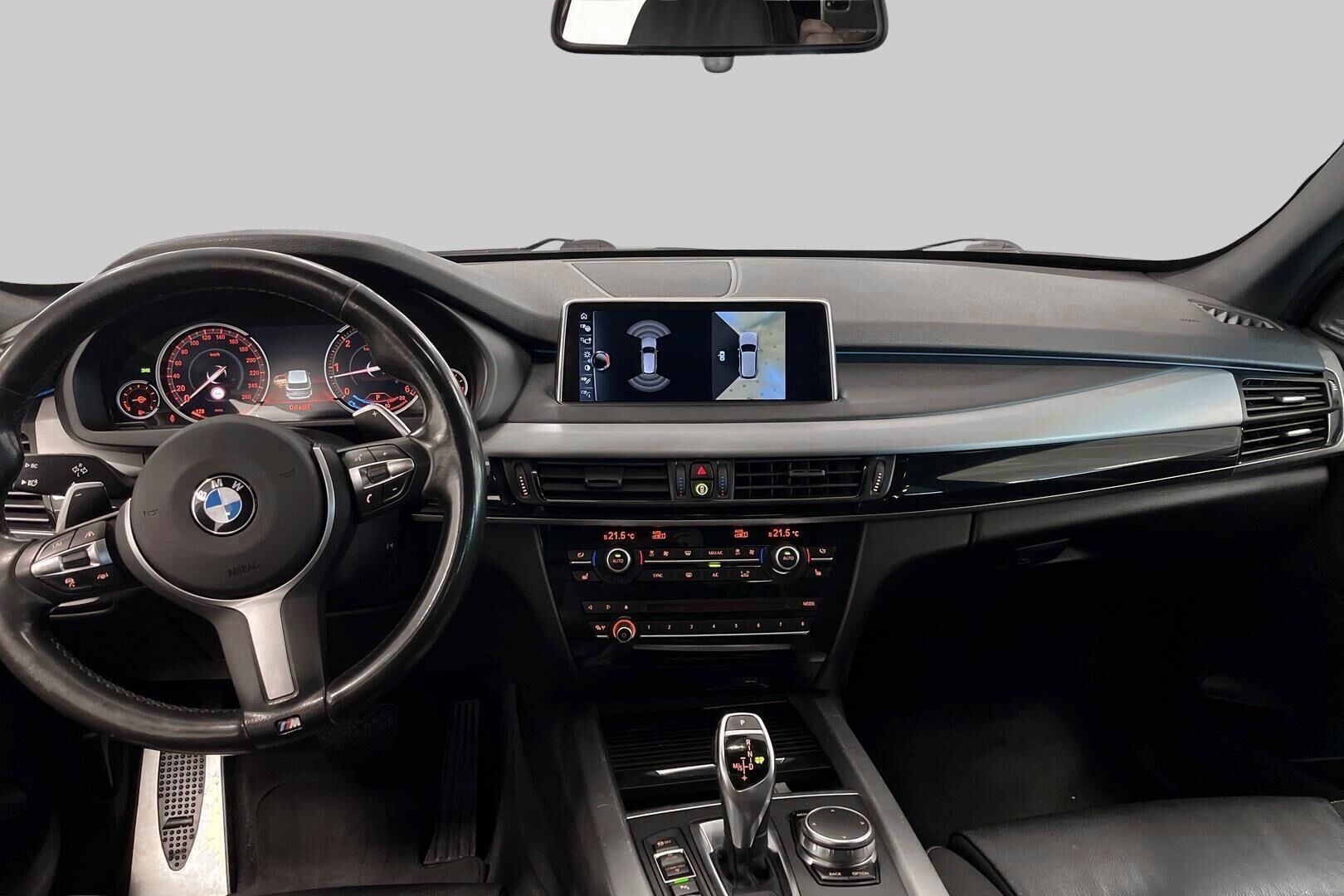 BMW X5 iso kuva 11