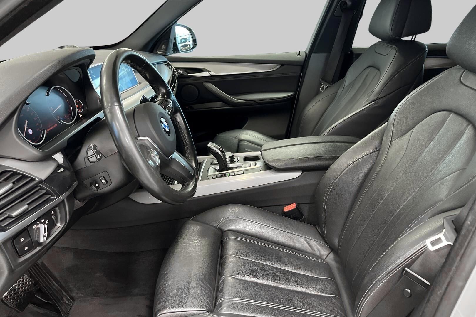 BMW X5 iso kuva 9