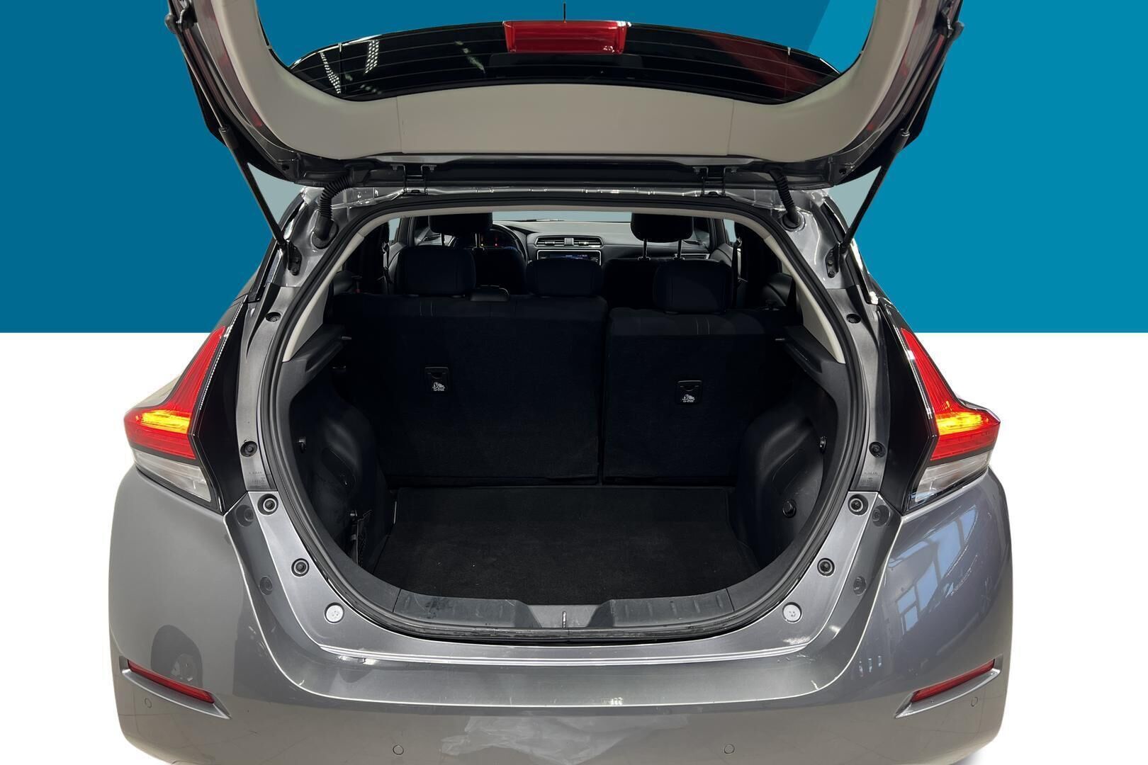 Nissan Leaf iso kuva 12