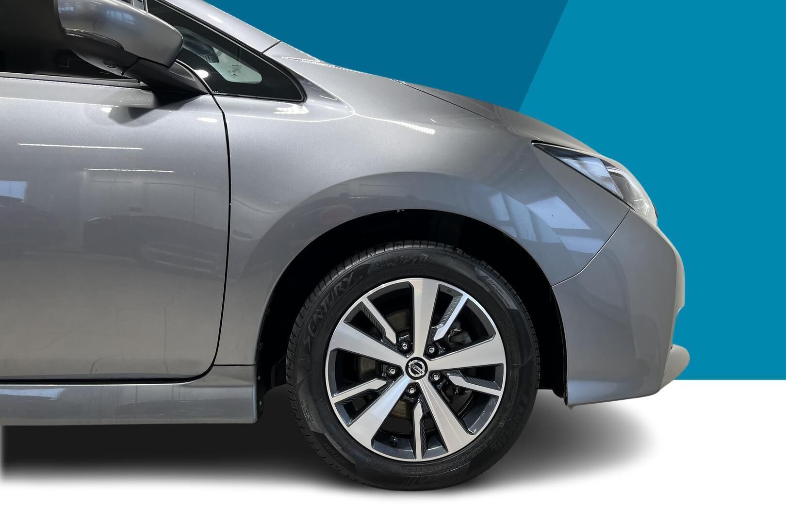 Nissan Leaf iso kuva 13