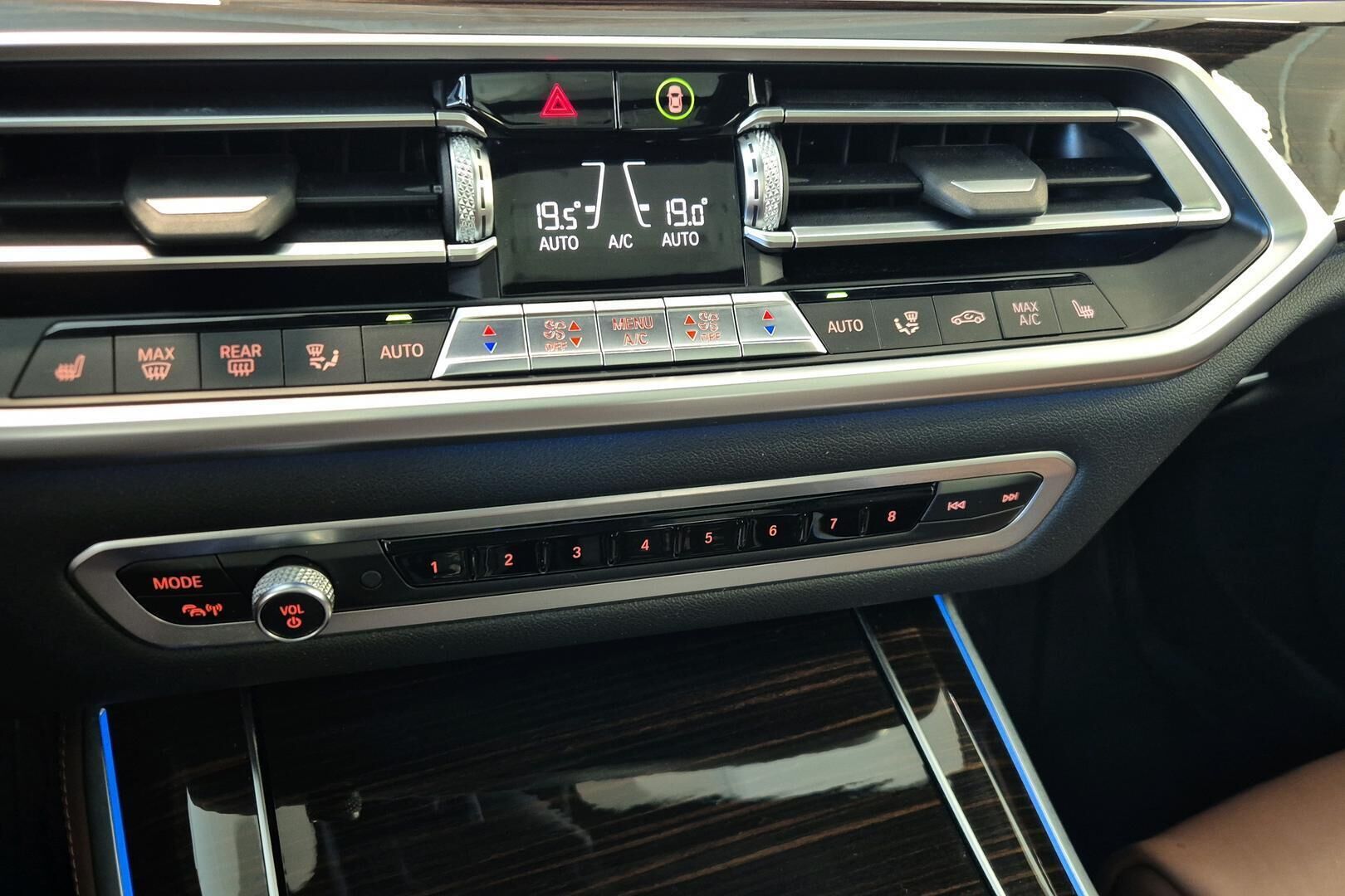 BMW X5 iso kuva 15