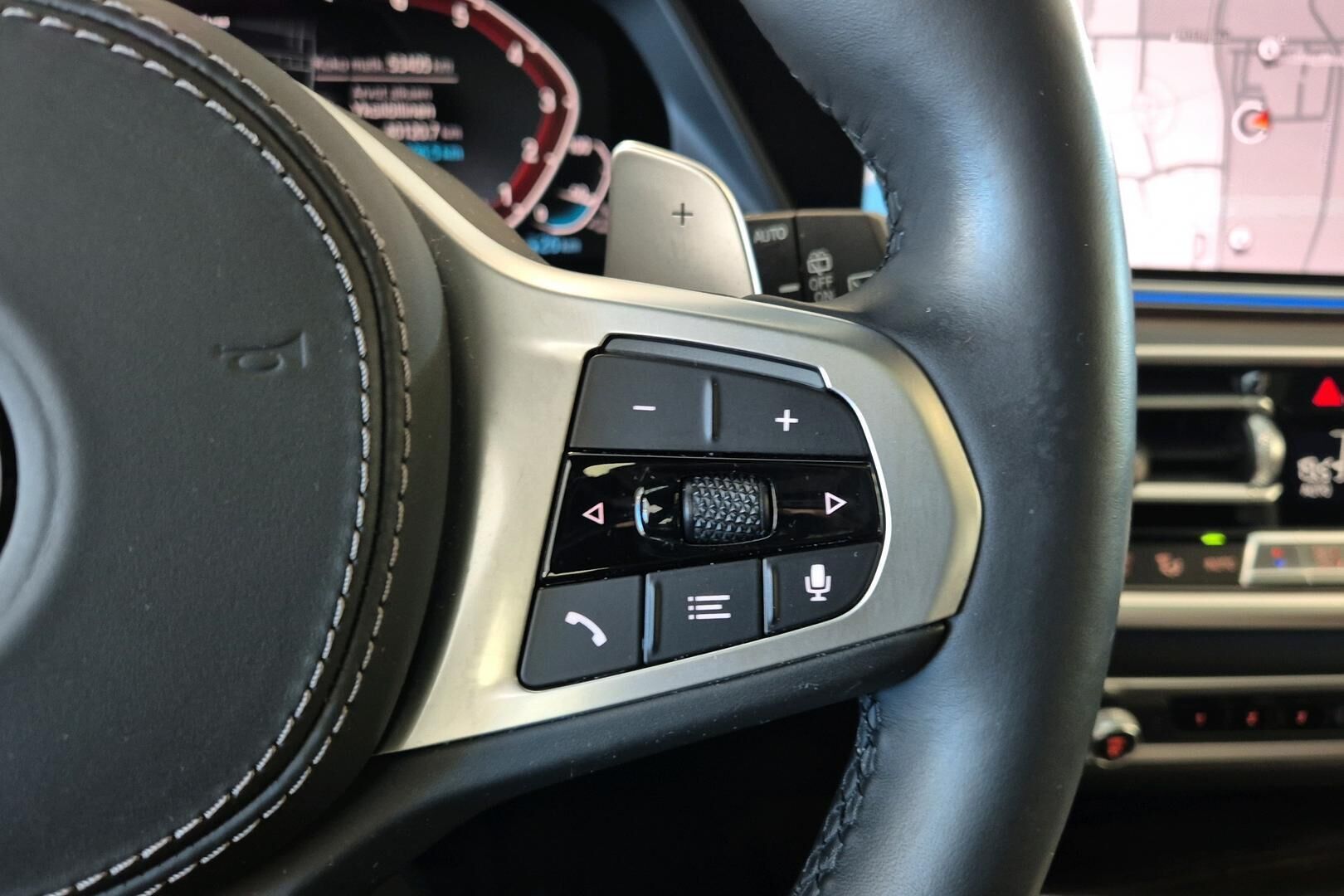 BMW X5 iso kuva 17
