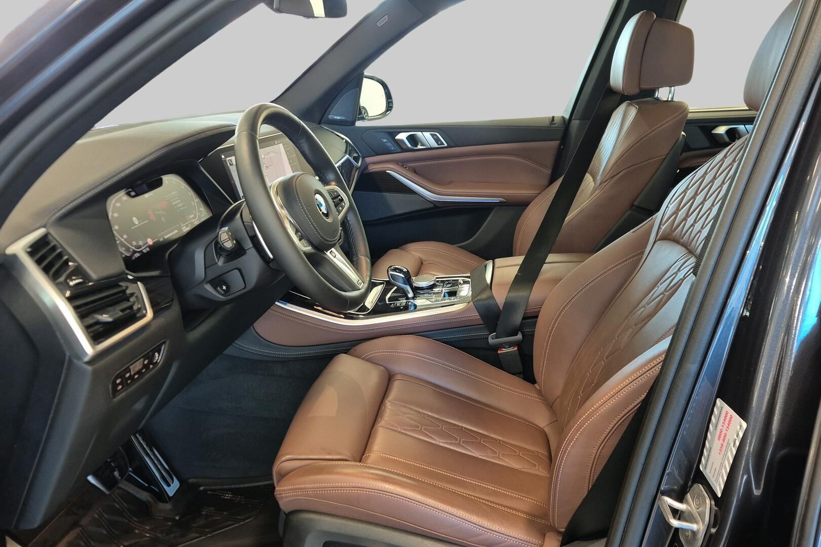 BMW X5 iso kuva 8