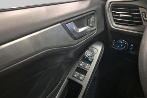 Ford Focus esikatselu 21